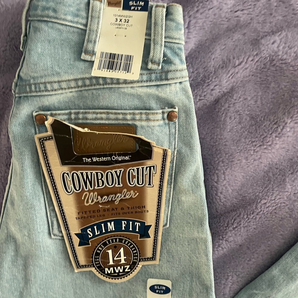 Women’s wrangler cowboy cut jeans